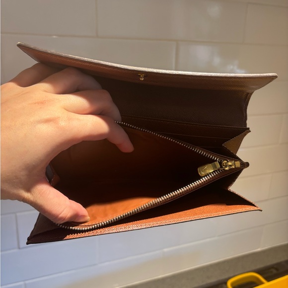 Louis Vuitton Monogram Long Wallet - Picture 5 of 8